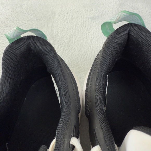 Nike Giannis Immortality 2 GS White Volt Boys Size 7 US - Picture 4 of 16